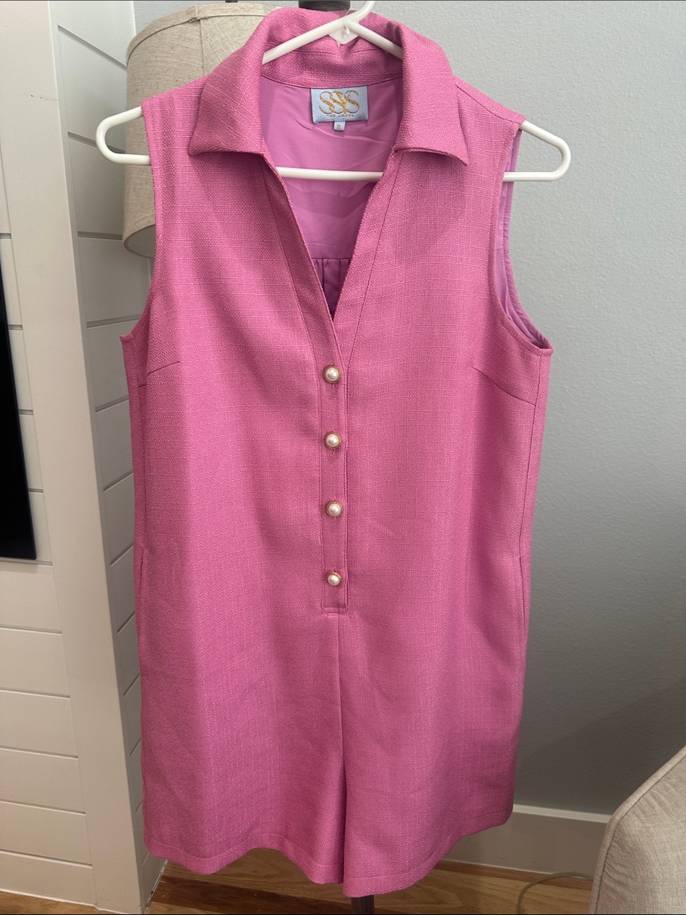 SSS Sleeveless Pink Collared Shell Top with Pearl Buttons